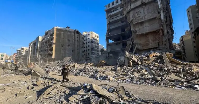 ইরানে ধসে যাওয়া ভবন